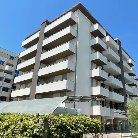 شقة Flat In A Modern Coastal Building بيبيوني