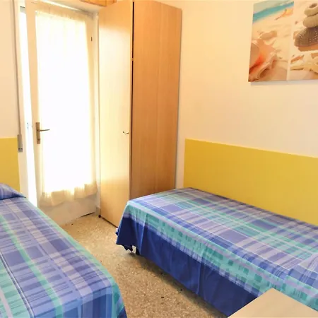 Flat In A Modern Coastal Building بيبيوني
